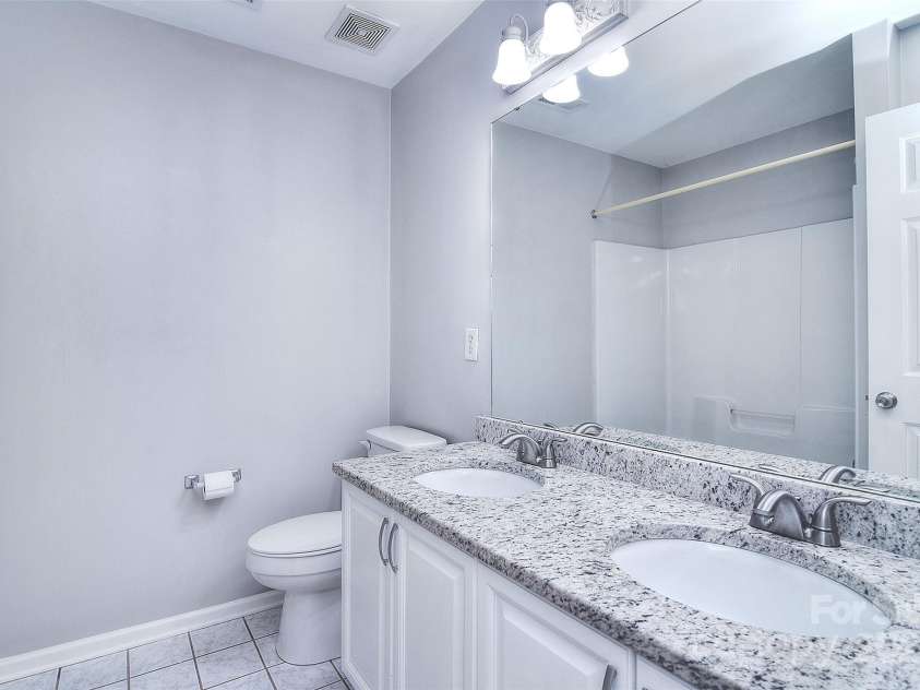 15964 Cumnor Lane, Charlotte, NC 28277.  MLS# CAR4242740, YatesRealty ID 5691. 