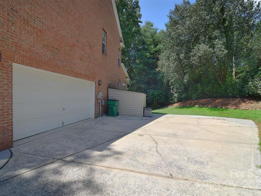 15964 Cumnor Lane, Charlotte, NC 28277.  MLS# CAR4242740, YatesRealty ID 5691. 