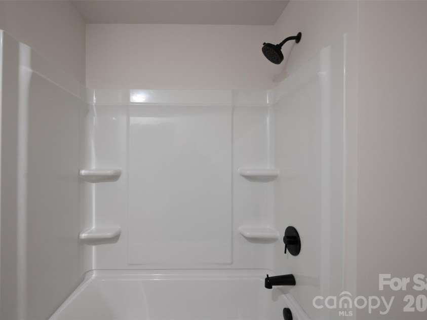 952-954 4th Street Place, Hickory, NC 28602.  MLS# CAR4434632, YatesRealty ID 56914. 