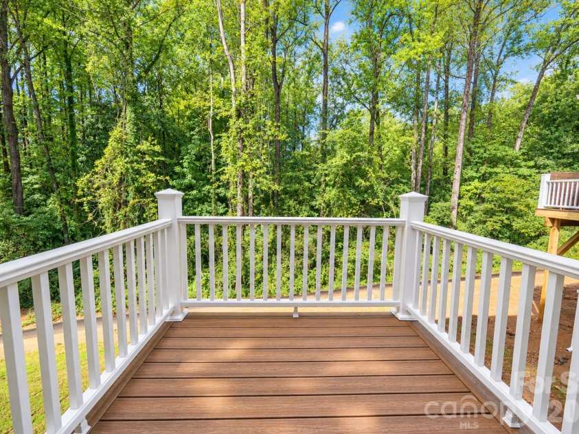 952-954 4th Street Place, Hickory, NC 28602.  MLS# CAR4434632, YatesRealty ID 56914. 