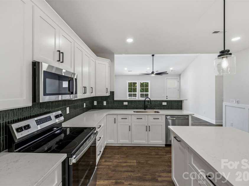 2975 Old Airport Road, Concord, NC 28025.  MLS# CAR4434891, YatesRealty ID 56917. Kitchen