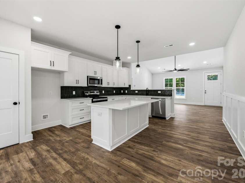 2975 Old Airport Road, Concord, NC 28025.  MLS# CAR4434891, YatesRealty ID 56917. Kitchen