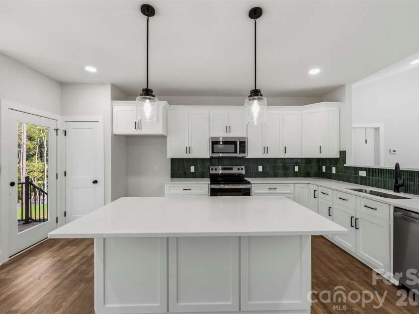 2975 Old Airport Road, Concord, NC 28025.  MLS# CAR4434891, YatesRealty ID 56917. Kitchen