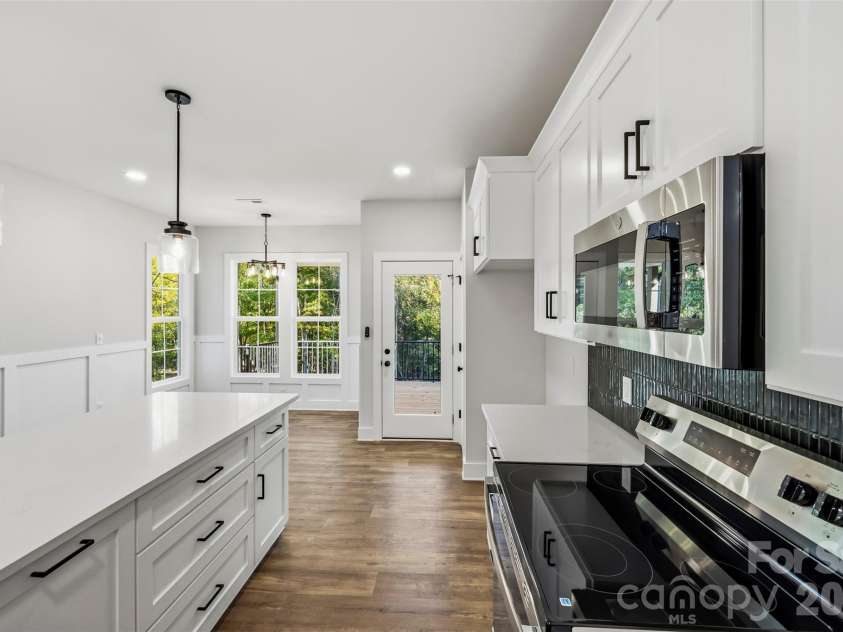 2975 Old Airport Road, Concord, NC 28025.  MLS# CAR4434891, YatesRealty ID 56917. Kitchen/Dining Area