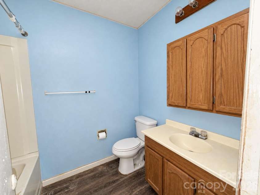 2636 Dalecrest Drive, Charlotte, NC 28269.  MLS# CAR4435227, YatesRealty ID 56919. 