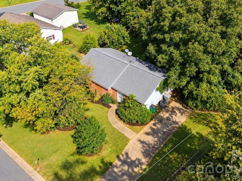 2636 Dalecrest Drive, Charlotte, NC 28269.  MLS# CAR4435227, YatesRealty ID 56919. 