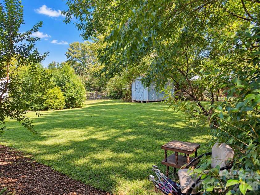 2636 Dalecrest Drive, Charlotte, NC 28269.  MLS# CAR4435227, YatesRealty ID 56919. 