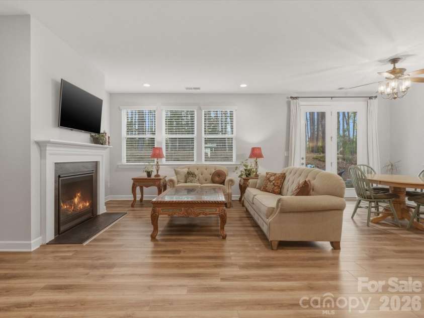 481 Sandbar Point, Lake Wylie, SC 29710.  MLS# CAR4350414, YatesRealty ID 5692. 