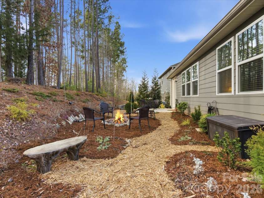 481 Sandbar Point, Lake Wylie, SC 29710.  MLS# CAR4350414, YatesRealty ID 5692. 