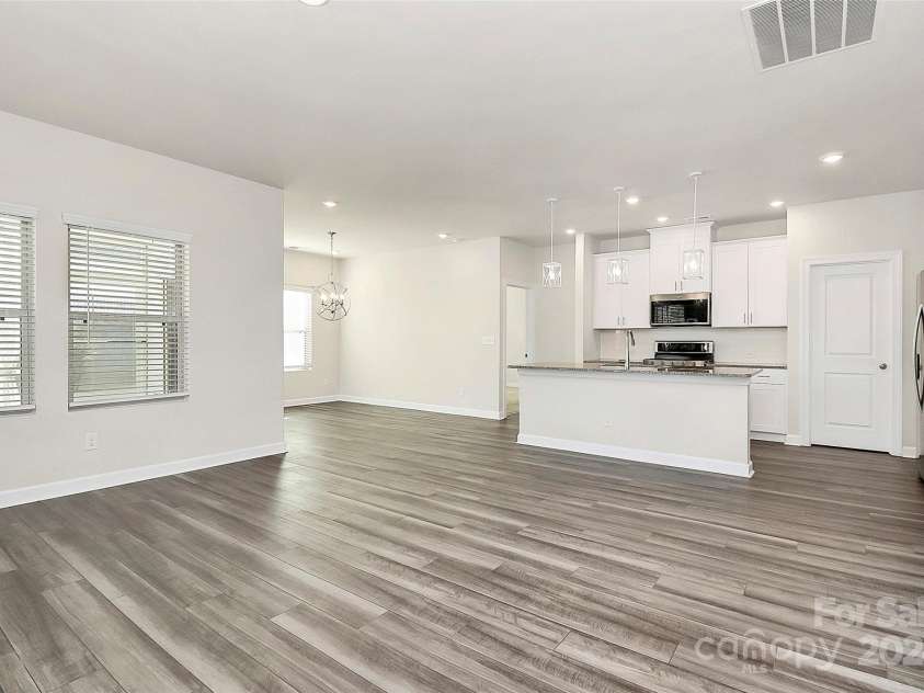 7403 American Elm Road, Charlotte, NC 28215.  MLS# CAR4194768, YatesRealty ID 5692. 