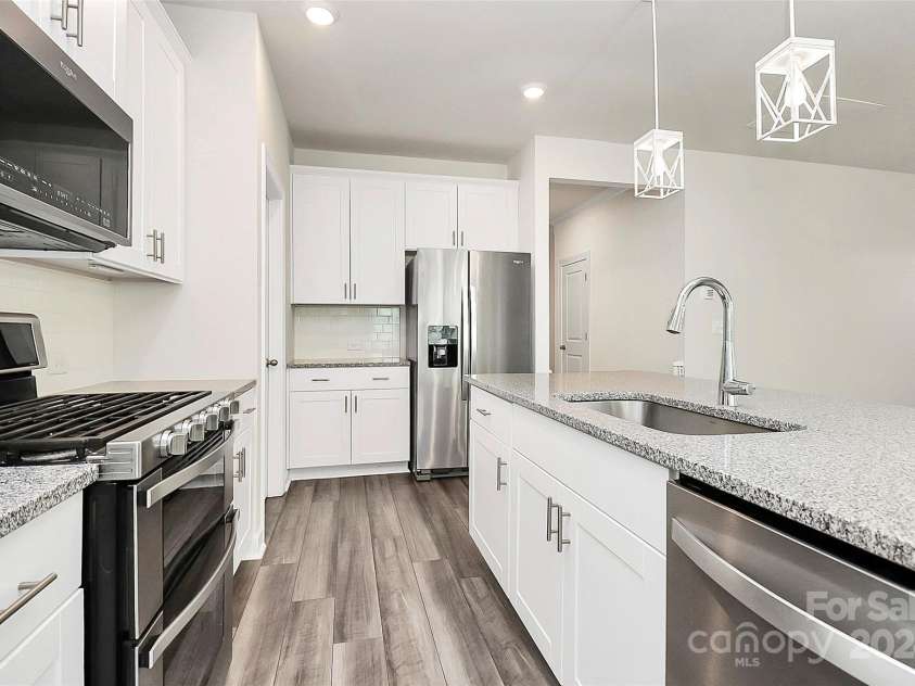 7403 American Elm Road, Charlotte, NC 28215.  MLS# CAR4194768, YatesRealty ID 5692. 