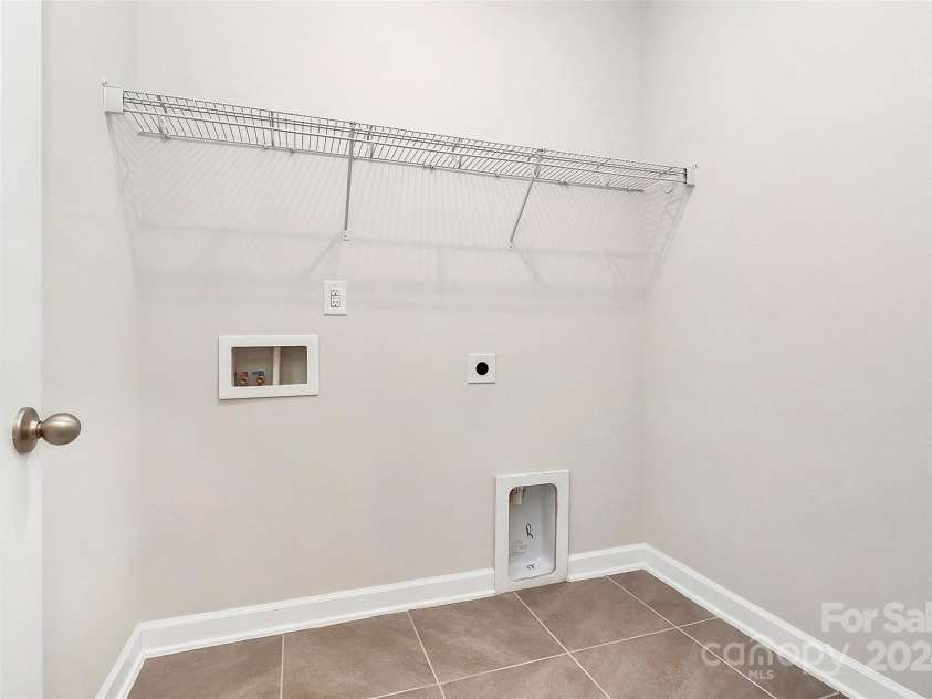 7403 American Elm Road, Charlotte, NC 28215.  MLS# CAR4194768, YatesRealty ID 5692. 