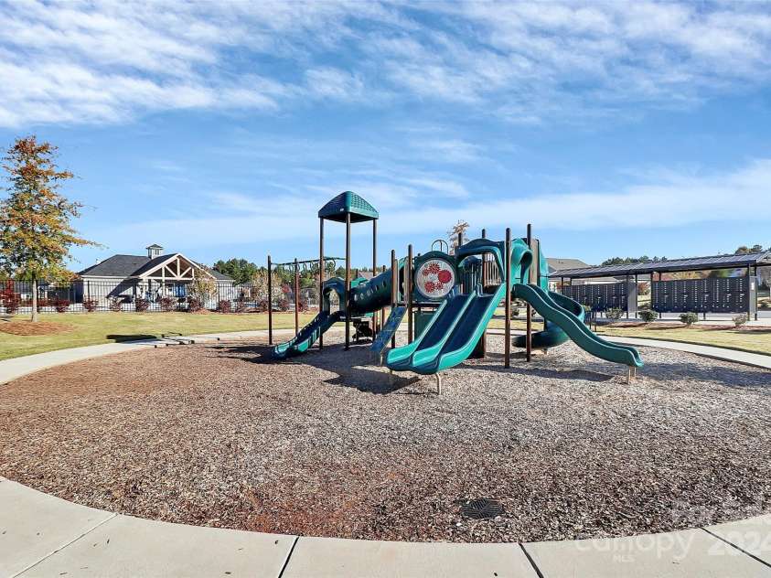 7403 American Elm Road, Charlotte, NC 28215.  MLS# CAR4194768, YatesRealty ID 5692. 