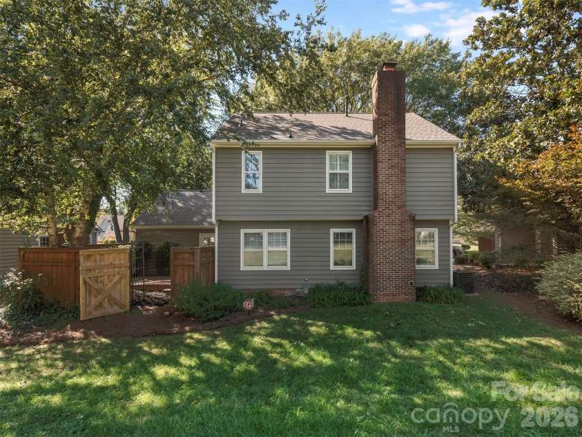 727 Clayfield Court, Charlotte, NC 28209.  MLS# CAR4434507, YatesRealty ID 56924. 