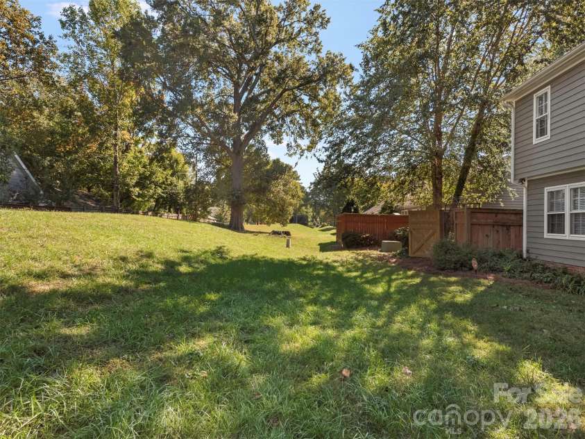 727 Clayfield Court, Charlotte, NC 28209.  MLS# CAR4434507, YatesRealty ID 56924. 