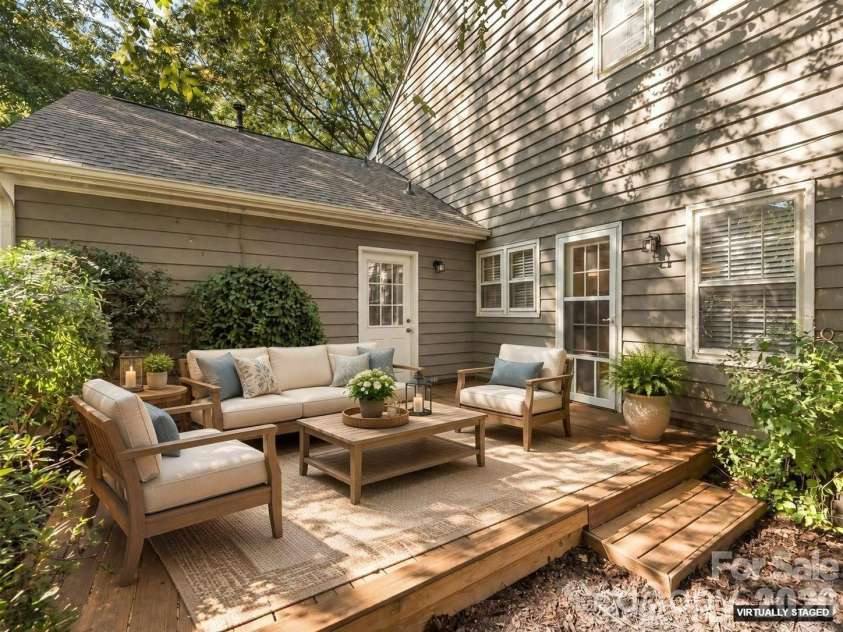 727 Clayfield Court, Charlotte, NC 28209.  MLS# CAR4434507, YatesRealty ID 56924. 