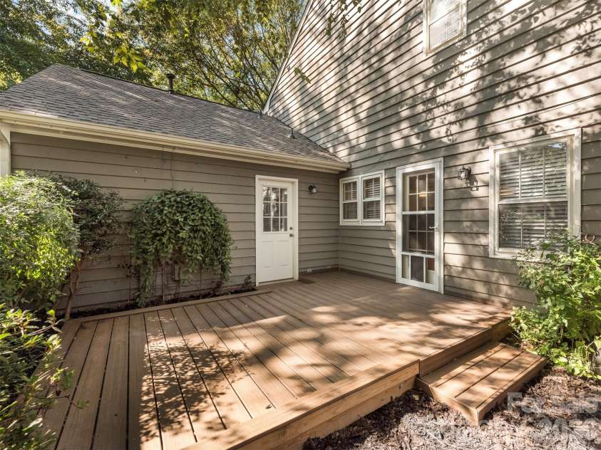 727 Clayfield Court, Charlotte, NC 28209.  MLS# CAR4434507, YatesRealty ID 56924. Back Patio