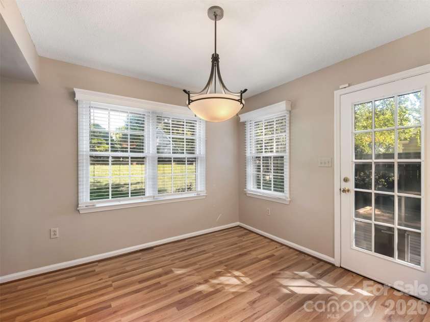 727 Clayfield Court, Charlotte, NC 28209.  MLS# CAR4434507, YatesRealty ID 56924. Dining Room