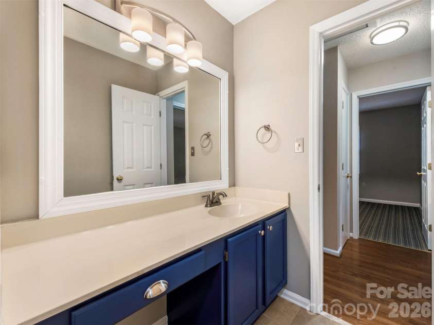 727 Clayfield Court, Charlotte, NC 28209.  MLS# CAR4434507, YatesRealty ID 56924. Full Additional Bath