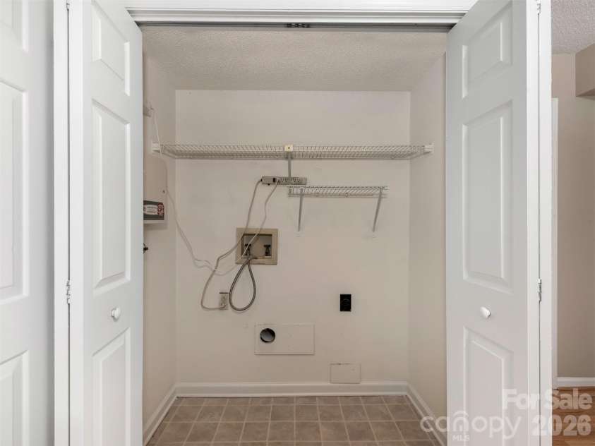 727 Clayfield Court, Charlotte, NC 28209.  MLS# CAR4434507, YatesRealty ID 56924. Laundry