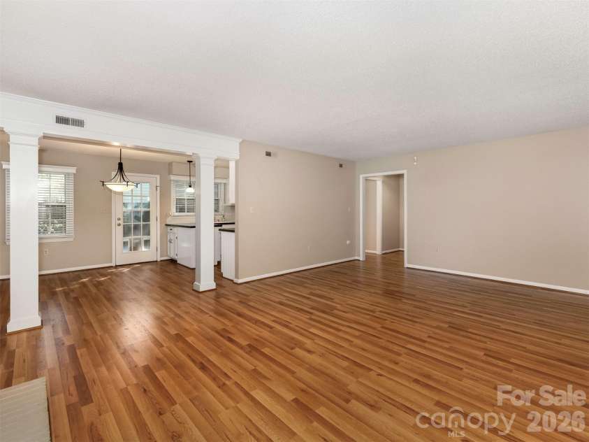 727 Clayfield Court, Charlotte, NC 28209.  MLS# CAR4434507, YatesRealty ID 56924. Living into Dining