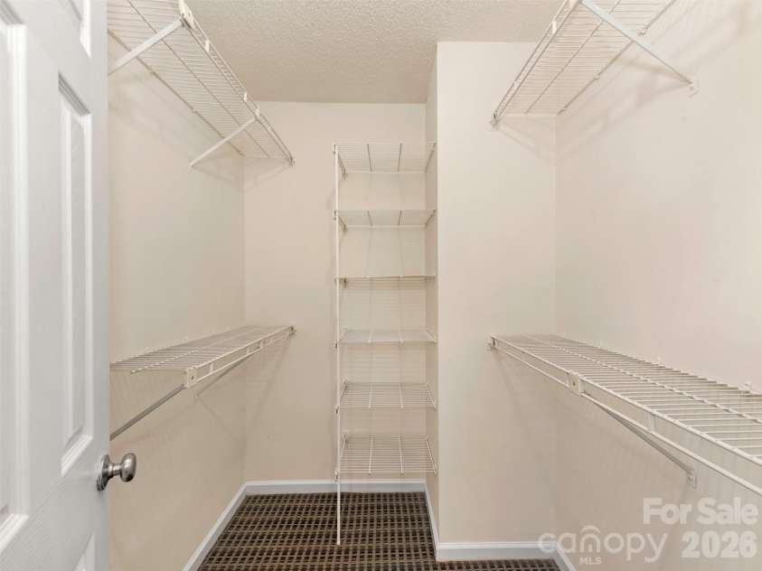 727 Clayfield Court, Charlotte, NC 28209.  MLS# CAR4434507, YatesRealty ID 56924. Primary Walk in Closet