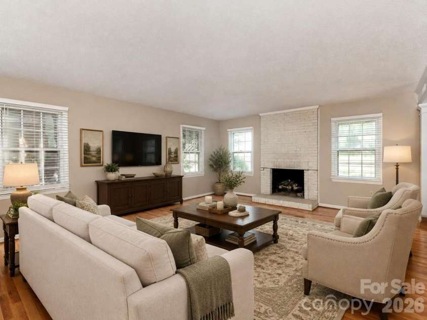 727 Clayfield Court, Charlotte, NC 28209.  MLS# CAR4434507, YatesRealty ID 56924. Virtually Staged