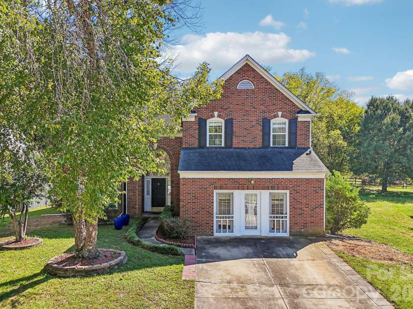 11207 Livingston Mill Road, Charlotte, NC 28273.  MLS# CAR4434862, YatesRealty ID 56926. Welcome home!!