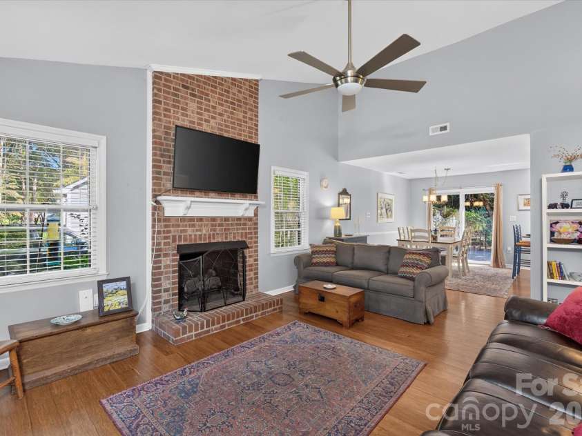 2400 Turnberry Lane, Charlotte, NC 28210.  MLS# CAR4435091, YatesRealty ID 56927. 