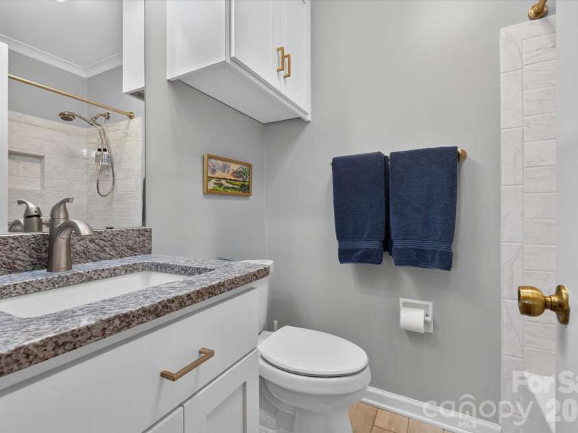 2400 Turnberry Lane, Charlotte, NC 28210.  MLS# CAR4435091, YatesRealty ID 56927. 