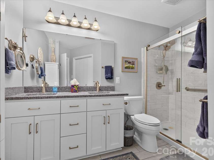 2400 Turnberry Lane, Charlotte, NC 28210.  MLS# CAR4435091, YatesRealty ID 56927. 
