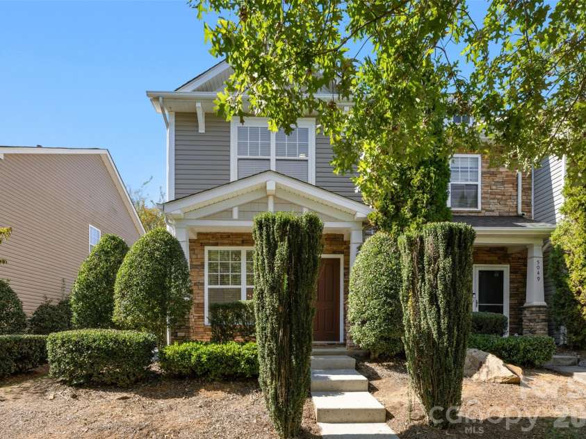 5045 Prosperity Church Road, Charlotte, NC 28269.  MLS# CAR4435016, YatesRealty ID 56928. 