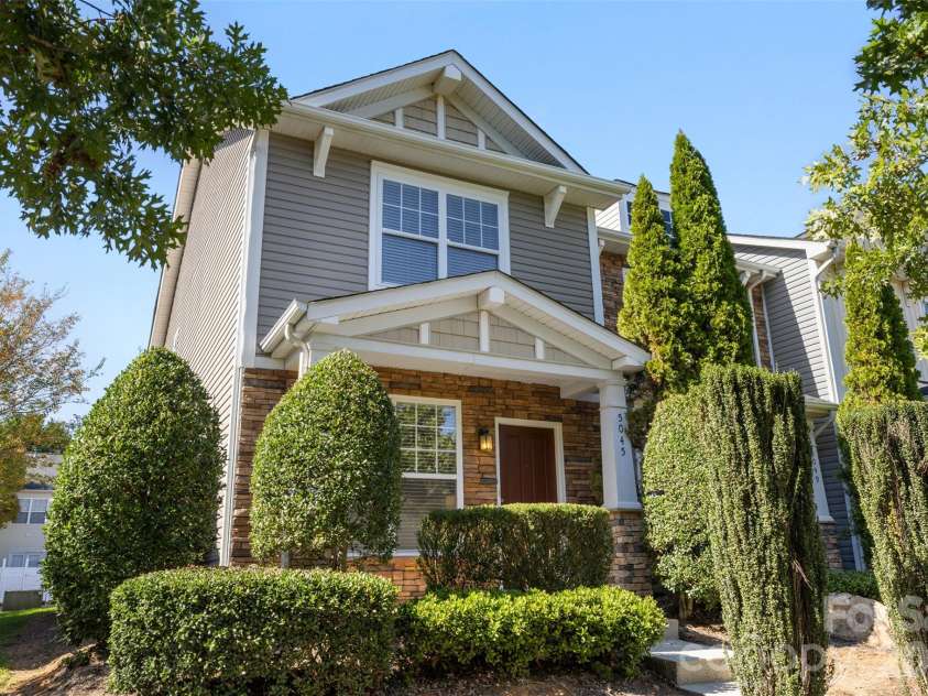 5045 Prosperity Church Road, Charlotte, NC 28269.  MLS# CAR4435016, YatesRealty ID 56928. 