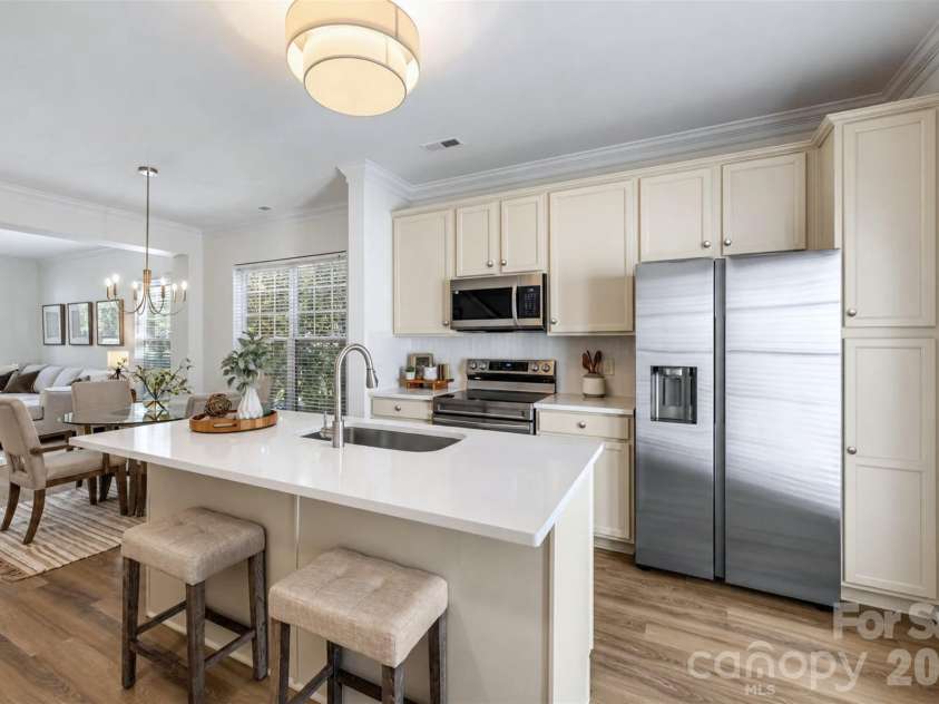 5045 Prosperity Church Road, Charlotte, NC 28269.  MLS# CAR4435016, YatesRealty ID 56928. 