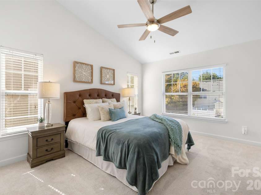 5045 Prosperity Church Road, Charlotte, NC 28269.  MLS# CAR4435016, YatesRealty ID 56928. 