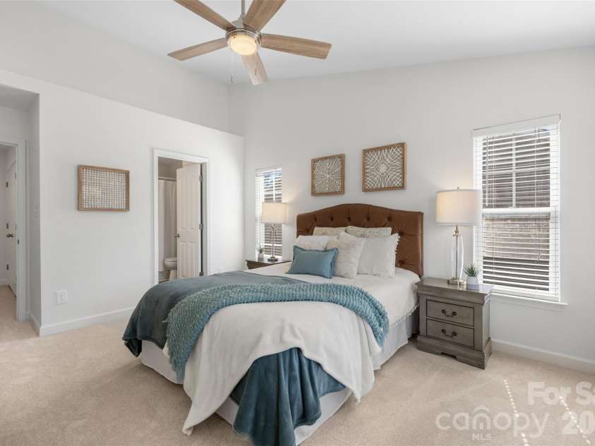 5045 Prosperity Church Road, Charlotte, NC 28269.  MLS# CAR4435016, YatesRealty ID 56928. 
