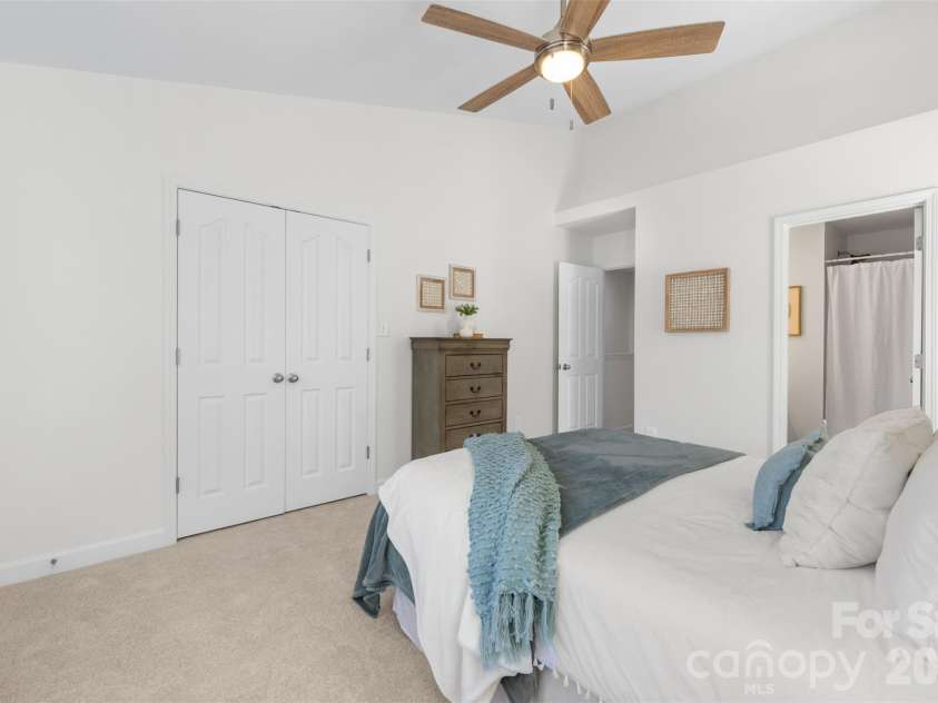 5045 Prosperity Church Road, Charlotte, NC 28269.  MLS# CAR4435016, YatesRealty ID 56928. 