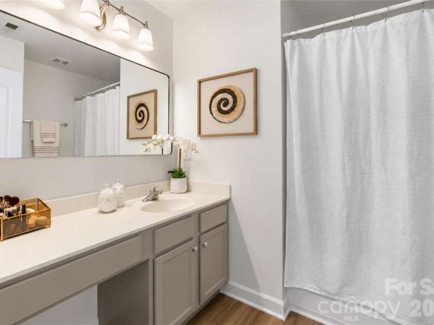 5045 Prosperity Church Road, Charlotte, NC 28269.  MLS# CAR4435016, YatesRealty ID 56928. 