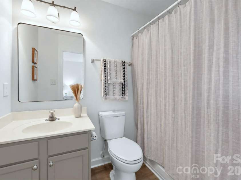 5045 Prosperity Church Road, Charlotte, NC 28269.  MLS# CAR4435016, YatesRealty ID 56928. 