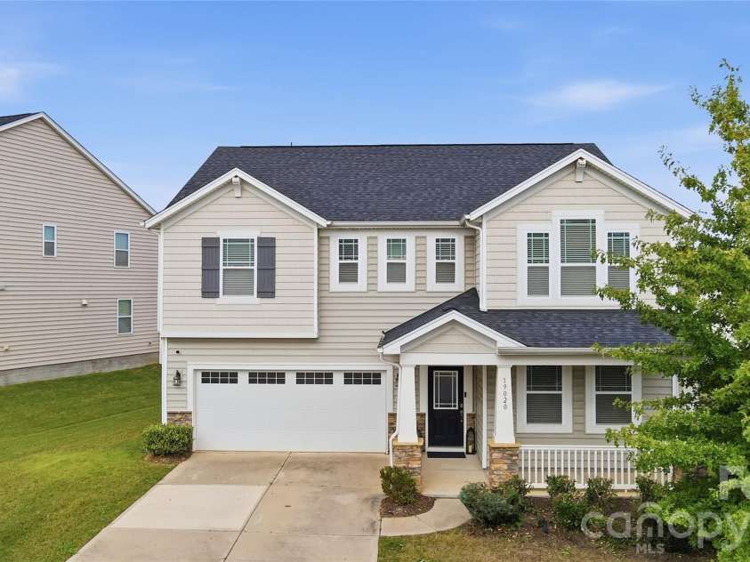 19020 Hawk Haven Lane, Charlotte, NC 28278.  MLS# CAR4434892, YatesRealty ID 56929. 