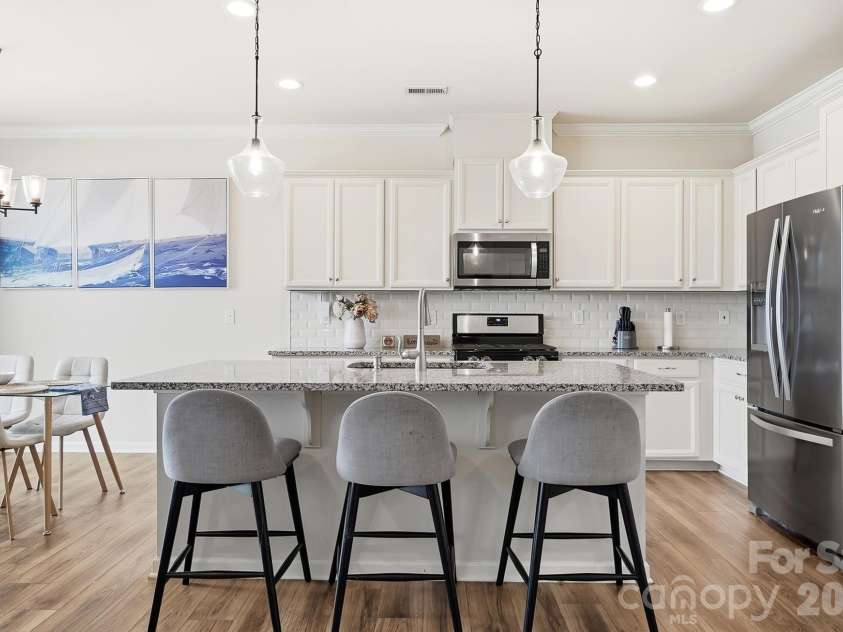 19020 Hawk Haven Lane, Charlotte, NC 28278.  MLS# CAR4434892, YatesRealty ID 56929. 