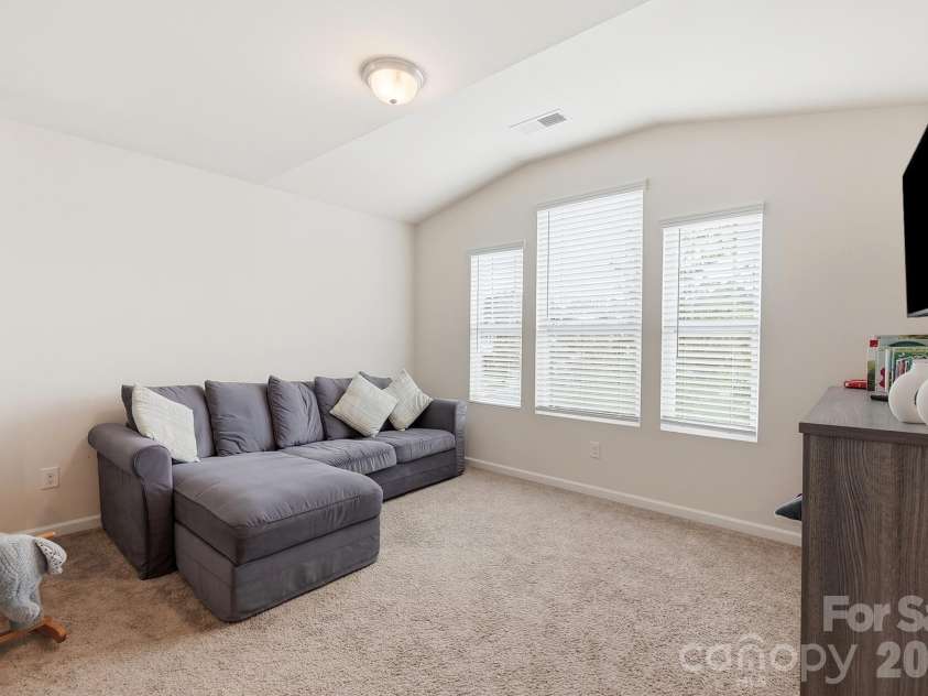19020 Hawk Haven Lane, Charlotte, NC 28278.  MLS# CAR4434892, YatesRealty ID 56929. 