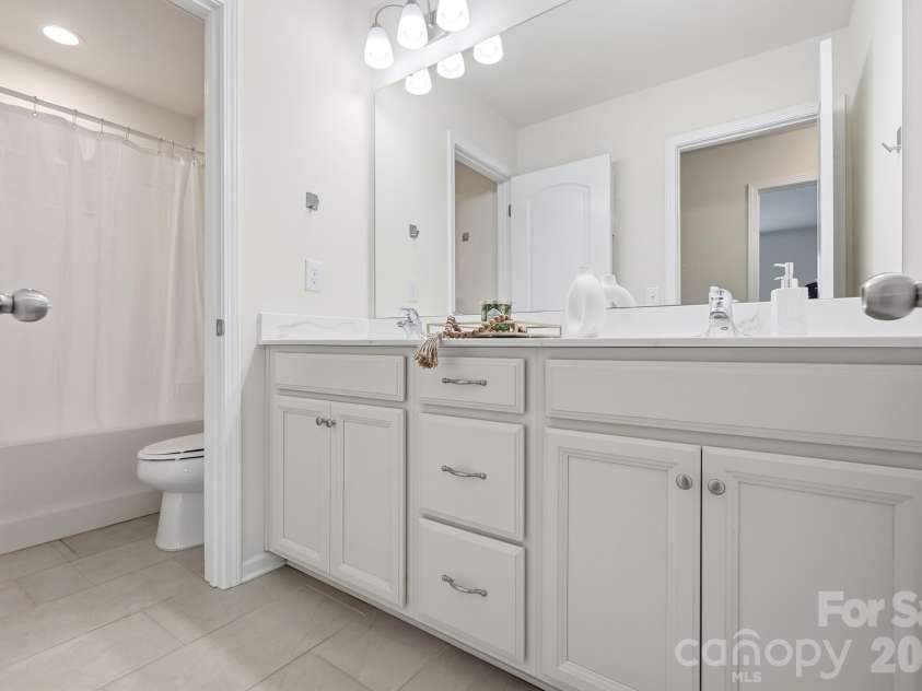 19020 Hawk Haven Lane, Charlotte, NC 28278.  MLS# CAR4434892, YatesRealty ID 56929. 