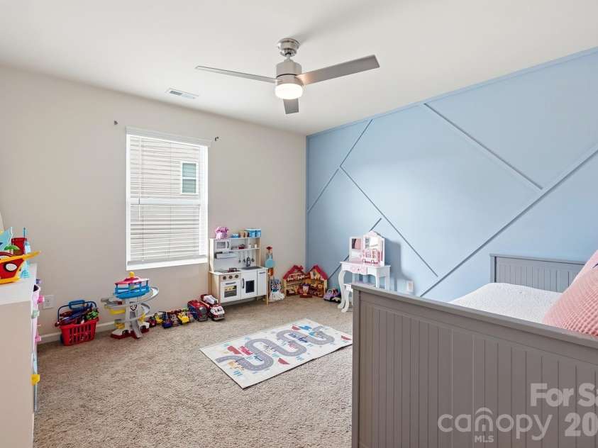 19020 Hawk Haven Lane, Charlotte, NC 28278.  MLS# CAR4434892, YatesRealty ID 56929. 