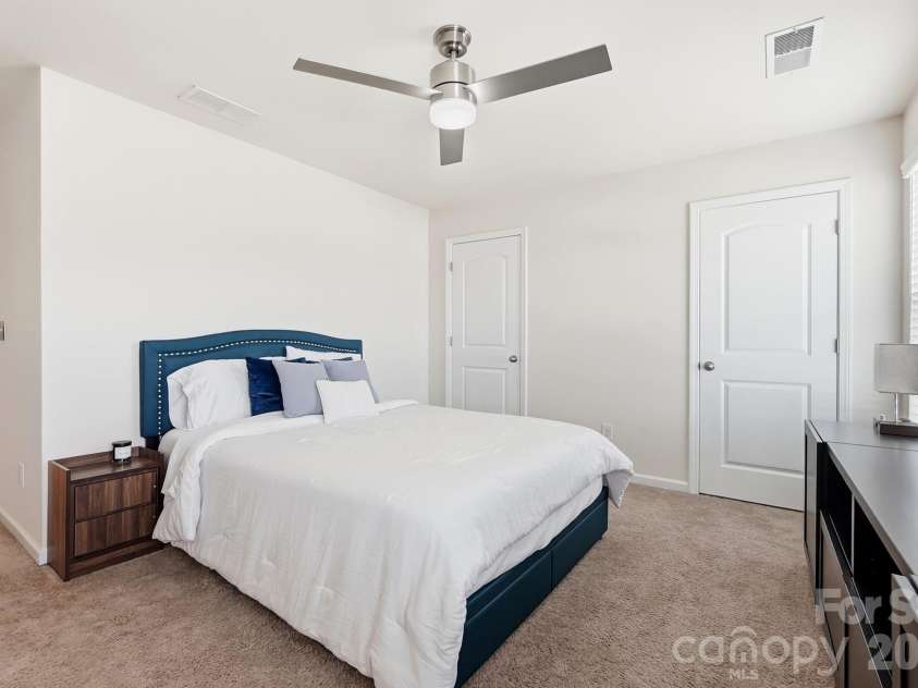 19020 Hawk Haven Lane, Charlotte, NC 28278.  MLS# CAR4434892, YatesRealty ID 56929. 