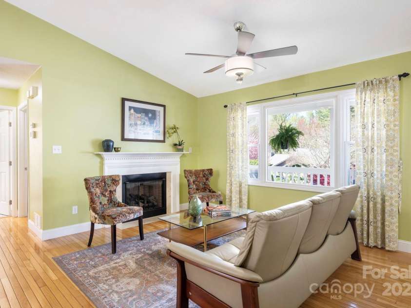 65 Forest Lake Drive, Asheville, NC 28803.  MLS# CAR4245225, YatesRealty ID 5693. Inviting and stylish design details
