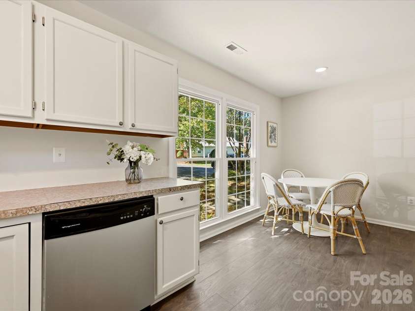 3105 Stone Orchard Place, Charlotte, NC 28209.  MLS# CAR4434729, YatesRealty ID 56932. 