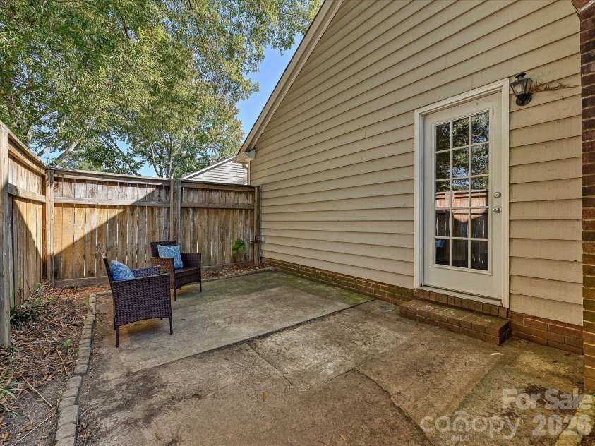 3105 Stone Orchard Place, Charlotte, NC 28209.  MLS# CAR4434729, YatesRealty ID 56932. 