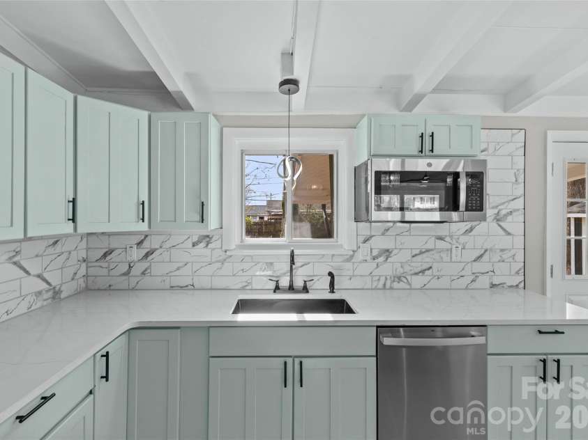 5426 Milford Road, Charlotte, NC 28210.  MLS# CAR4434774, YatesRealty ID 56933. 