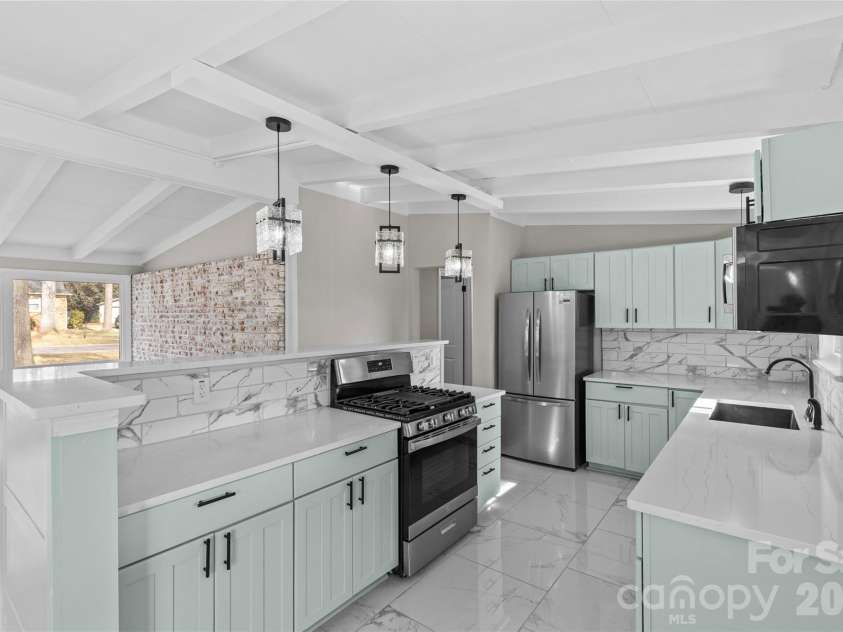 5426 Milford Road, Charlotte, NC 28210.  MLS# CAR4434774, YatesRealty ID 56933. 